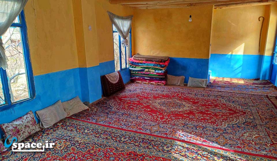 نمای داخلی اتاق شماره یک اقامتگاه بوم گردی گلاویژ - سنندج - روستای هشمیز