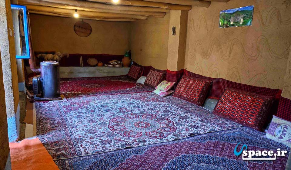 نمای داخلی اتاق شماره دو اقامتگاه بوم گردی گلاویژ - سنندج - روستای هشمیز