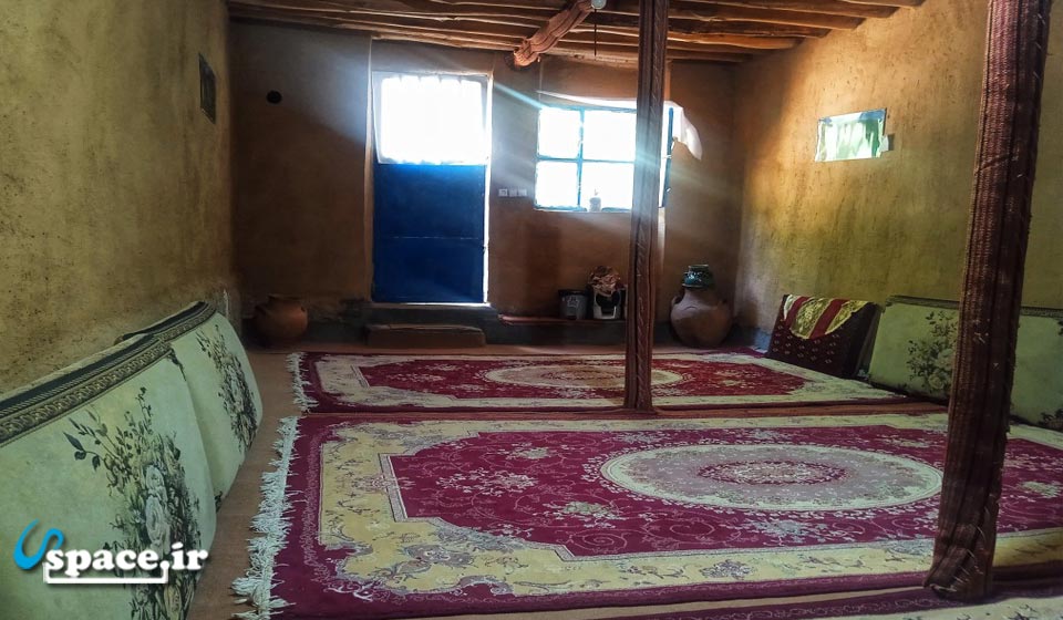 نمای داخلی اتاق شماره سه اقامتگاه بوم گردی گلاویژ - سنندج - روستای هشمیز